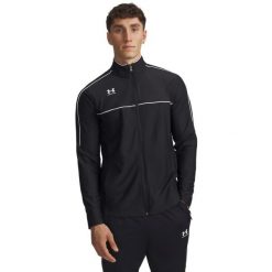 Under Armour M CHALLENGER TRACK JACKET kurtka treningowa męska. Czarne kurtki męskie Under Armour, m, bez wzorów, z dresówki, klasyczne, bez kaptura. W wyprzedaży za 188.99 zł.