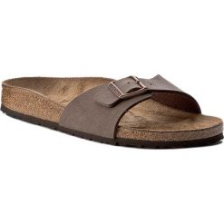 Klapki BIRKENSTOCK - Madrid 0040093 Mocca. Brązowe klapki damskie Birkenstock, bez wzorów, ze skóry ekologicznej, bez obcasa, bez zapięcia. W wyprzedaży za 169.00 zł.