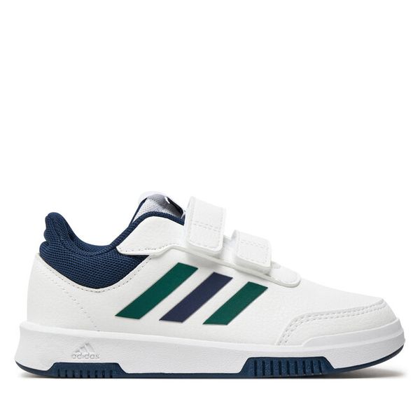 Sneakersy adidas. Zielone trampki i tenisówki chłopięce Adidas, bez wzorów, bez zapięcia. Za 179.99 zł.