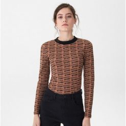 Bluzka z nadrukiem all over - Beżowy. Bluzki damskie House. Za 49.99 zł.