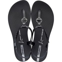 Ipanema Lenny Cosmo Fem 26101-20780 Kobiece sandały Black / Black (rozmiar 35-36). Czarne sandały damskie Ipanema, bez wzorów, bez obcasa, bez zapięcia. W wyprzedaży za 131.00 zł.