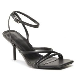 Sandały Jenny Fairy. Czarne klapki damskie Jenny Fairy, bez wzorów, bez obcasa, na szpilce, bez zapięcia. Za 149.99 zł.