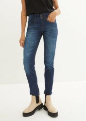 Dżinsy Mom Mid Waist. Niebieskie jeansy damskie bonprix. Za 129.99 zł.