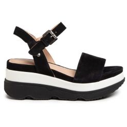 Sandały Geox. Czarne sandały damskie Geox, bez wzorów, bez obcasa, na koturnie, bez zapięcia. Za 379.99 zł.