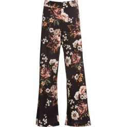 Spodnie w kwiaty bonprix czarny z nadrukiem. Czarne spodnie materiałowe damskie marki bonprix, w kwiaty. Za 129.99 zł.
