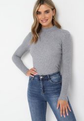 Szary Golf z Prążkowanej Dzianiny Johannesa. Szare swetry damskie Born2be, bez wzorów, z dzianiny, bez kołnierzyka, bez ramiączek, długie, bez kaptura. Za 39.99 zł.