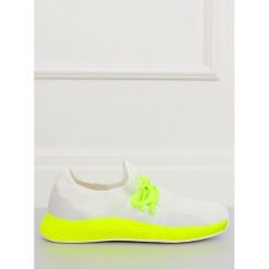 Buty sportowe biało-żółte B-6851 Yellow. Białe obuwie sportowe damskie ButyModne, bez wzorów, z materiału, na fitness i siłownię. W wyprzedaży za 69.00 zł.