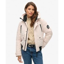 Kurtka Bomber Pikowana City. Szare kurtki damskie Superdry., bez wzorów, bez kaptura. W wyprzedaży za 501.65 zł.