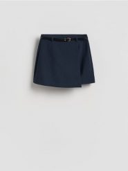 Spódnico-szorty z paskiem - granatowy. Niebieskie szorty damskie Reserved, l, bez wzorów, z tkaniny. Za 99.99 zł.