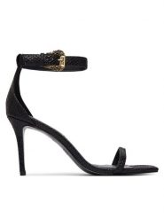 Versace Jeans Couture Sandały 80VA3S76 ZSS84 Czarny. Czarne sandały damskie Versace Jeans Couture, bez wzorów, z jeansu, bez obcasa, na szpilce, bez zapięcia. Za 969.99 zł.