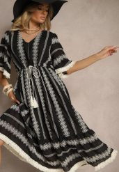 Czarna Rozkloszowana Sukienka Boho z Bawełny Zdobiona Haftem i Wiązaniem Koriruna. Czarne sukienki damskie Renee, na co dzień, l, z aplikacjami, z bawełny, boho, bez kołnierzyka, bez ramiączek, midi, rozkloszowane. Za 99.99 zł.