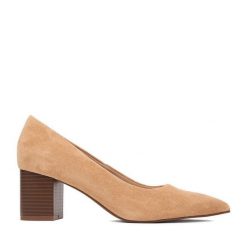 Czółenka JENNY. Brązowe czółenka damskie Jenny, bez wzorów, bez obcasa, bez zapięcia. Za 129.99 zł.