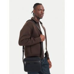 Saszetka MICHAEL Michael Kors. Czarne saszetki męskie MICHAEL Michael Kors, młodzieżowe, małe. Za 1,039.00 zł.