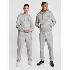 Bluza z kapturem Hummel Legacy Loyalty. Szare bluzy sportowe damskie Hummel, m, bez wzorów, z bawełny, z kapturem, na fitness i siłownię. Za 255.00 zł.