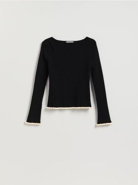 Sweter z ozdobnym wykończeniem - czarny. Czarne swetry damskie Reserved, l, bez wzorów, z dzianiny, bez kołnierzyka, bez ramiączek, bez kaptura. Za 99.99 zł.
