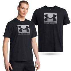 Koszulka fitness męska Under Armour Boxed Sports z krótkim rękawem. Czarne koszulki sportowe męskie Under Armour, m, bez wzorów, bez kołnierzyka, bez ramiączek, na fitness i siłownię. W wyprzedaży za 49.38 zł.