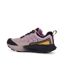 Buty damskie TREZETA Sekai W's z membraną WP. Czerwone obuwie sportowe damskie Trezeta, bez wzorów, trekkingowe. Za 585.50 zł.