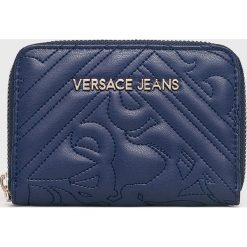 Versace Jeans - Portfel. Szare portfele damskie Versace Jeans, z jeansu. W wyprzedaży za 239.90 zł.