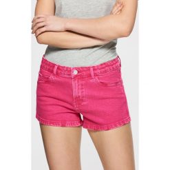 Jeansowe szorty z przetarciami - Różowy. Szorty damskie marki Cropp. Za 55.99 zł.