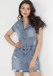 Niebieska Jeansowa Sukienka Mini z Przetarciami i Guzikami Thang. Niebieskie sukienki damskie Born2be, na lato, l, bez wzorów, z jeansu, bez kołnierzyka, bez ramiączek, mini. Za 149.99 zł.
