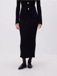 Dzianinowa spódnica z wiskozą - czarny. Czarne spódnice damskie Reserved, l, bez wzorów, z dzianiny, midi, dopasowane. Za 139.99 zł.