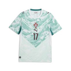 Męska wyjazdowa koszulka zawodnicza Portugalii PUMA. Białe koszulki sportowe męskie Puma, m, bez wzorów, z materiału, bez kołnierzyka, bez ramiączek, do piłki nożnej. Za 509.00 zł.