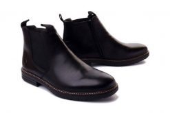 RIEKER 33180-00 black, botki męskie. Czarne botki męskie Rieker, na zimę, bez wzorów, z gumy, bez zapięcia. Za 439.90 zł.