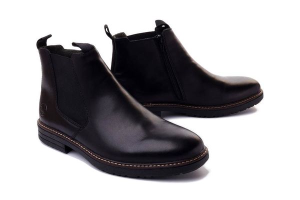 RIEKER 33180-00 black, botki męskie. Czarne botki męskie Rieker, na zimę, bez wzorów, z gumy, bez zapięcia. Za 373.92 zł.