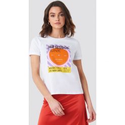 NA-KD Funk Roll Hem T-shirt - White. T-shirty damskie marki NA-KD. Za 80.95 zł.