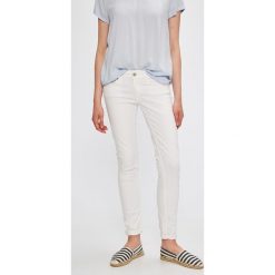 Tommy Jeans - Jeansy Sophie. Jeansy damskie marki Tommy Jeans. W wyprzedaży za 299.90 zł.