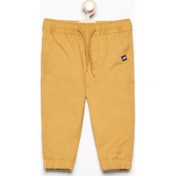 Spodnie jogger - Beżowy. Spodenki niemowlęce Reserved. W wyprzedaży za 59.99 zł.