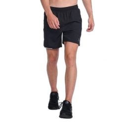 7-calowe spodenki 2XU Aero. Czarne krótkie spodenki sportowe męskie 2XU, m, bez wzorów, do biegania. Za 294.00 zł.