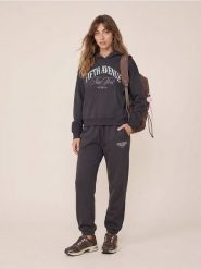 Spodnie dresowe loose jogger - szary. Szare spodnie dresowe damskie Sinsay, l, bez wzorów, z dresówki. Za 29.99 zł.