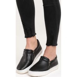 Czarne Slip On Poplar. Czarne trampki i tenisówki damskie Born2be. Za 79.99 zł.