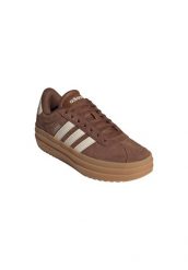 Buty ADIDAS VL COURT BOLD Brązowy. Brązowe obuwie sportowe damskie Adidas, bez wzorów, ze skóry, do biegania. Za 393.50 zł.