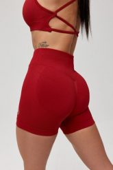 Damskie spodenki bezszwowe Rough Radical Seamless Glow Shorts. Czerwone szorty sportowe damskie ROUGH RADICAL, na lato, l, bez wzorów, z dzianiny, z podwyższonym stanem, do biegania. Za 129.90 zł.
