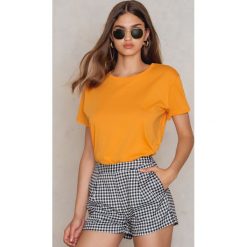 NA-KD Szorty w kratę - Multicolor. Szorty damskie marki NA-KD. W wyprzedaży za 42.58 zł.