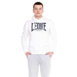Bluza Leone 1947 Apparel Big Logo z lekkiej bawełny. Białe bluzy męskie LEONE 1947 APPAREL, bez wzorów, z bawełny, bez kaptura, na fitness i siłownię. W wyprzedaży za 164.19 zł.