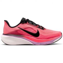 Buty do biegania damskie Nike Pegasus 42. Czerwone obuwie sportowe damskie Nike, bez wzorów, do biegania. Za 885.00 zł.