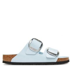 Klapki Birkenstock. Niebieskie klapki damskie Birkenstock, bez wzorów, bez obcasa. Za 539.99 zł.