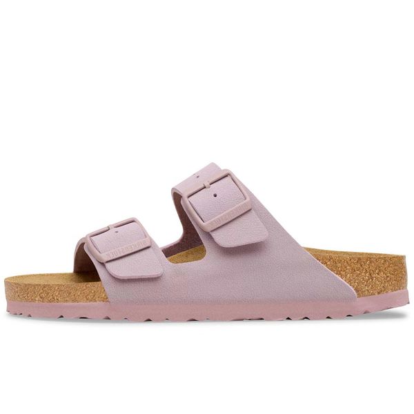 Klapki Birkenstock Arizona Birkibuc Damskie. Fioletowe klapki damskie Birkenstock, bez wzorów, z nubiku, bez obcasa. Za 466.30 zł.