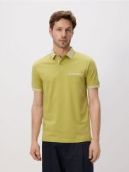 Koszulka polo slim - limonkowy. Koszulki polo męskie Reserved, l, bez wzorów, z bawełny, bez ramiączek. W wyprzedaży za 45.99 zł.