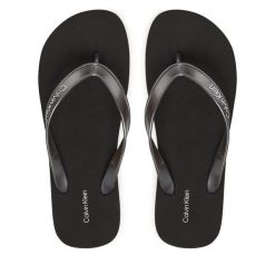 Japonki Calvin Klein. Czarne klapki damskie Calvin Klein, bez wzorów, bez obcasa. Za 189.99 zł.