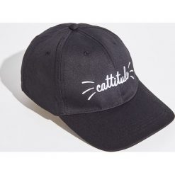 Czapka z daszkiem Cattitude - Czarny. Czarne czapki i kapelusze damskie marki Sinsay. W wyprzedaży za 9.99 zł.