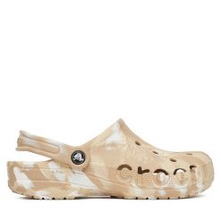 Klapki Crocs. Brązowe klapki damskie Crocs, bez wzorów, bez obcasa. Za 199.99 zł.
