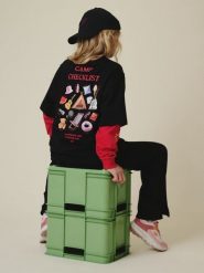 4F T-shirt loose z nadrukiem dziewczęcy - czarny 146/152 (10-12 lat). Czarne t-shirty i topy dla dziewczynek 4f, bez wzorów, z bawełny, bez ramiączek. Za 59.99 zł.