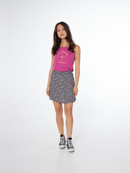 Spódnica damska Protest PRTHINAKO skirt. Czarne spódnice damskie Protest, na lato, l, bez wzorów, z materiału, wakacyjne, mini, dopasowane. Za 159.90 zł.