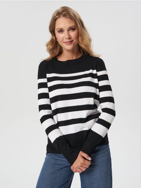 Sweter w paski - czarny. Czarne swetry damskie Sinsay, l, bez wzorów, ze skóry, bez kołnierzyka, bez ramiączek, bez kaptura. Za 49.99 zł.