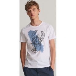 T-shirt z haftowanym wzorem - Biały. T-shirty męskie Reserved. Za 39.99 zł.