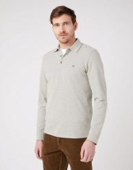 MĘSKA KOSZULKA WRANGLER REFINED POLO DEEP LICHEN W7F9KHX1X 112323734. Koszulki polo męskie Wrangler, m, bez wzorów, bez ramiączek. Za 99.99 zł.